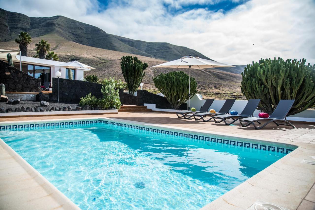Casa Marquesa With Private Heated Pool & Sea Views Villa Famara