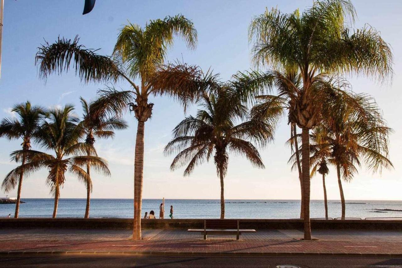 Y Arrecife (Lanzarote)