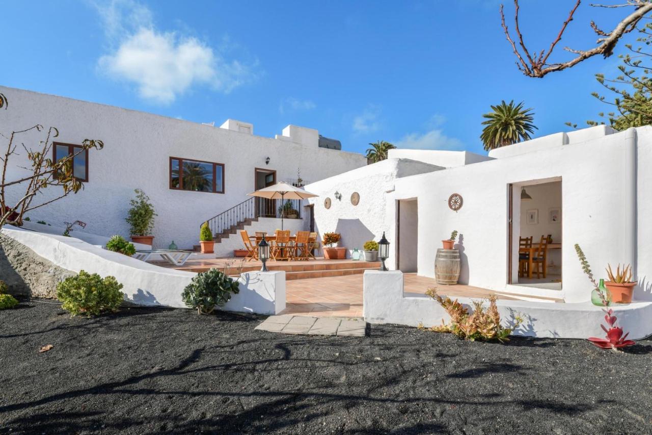 Casa Maria Dolores * Haría