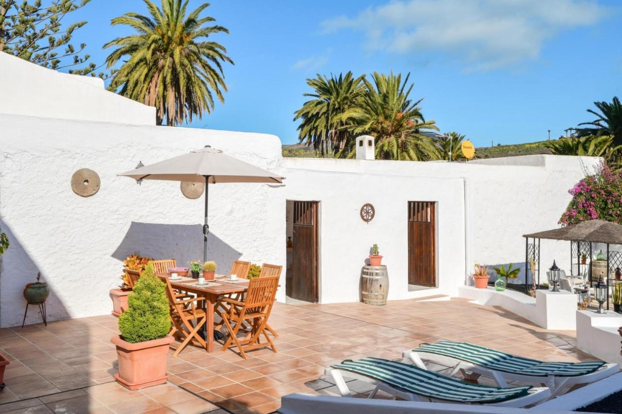 Casa Maria Dolores * Haría