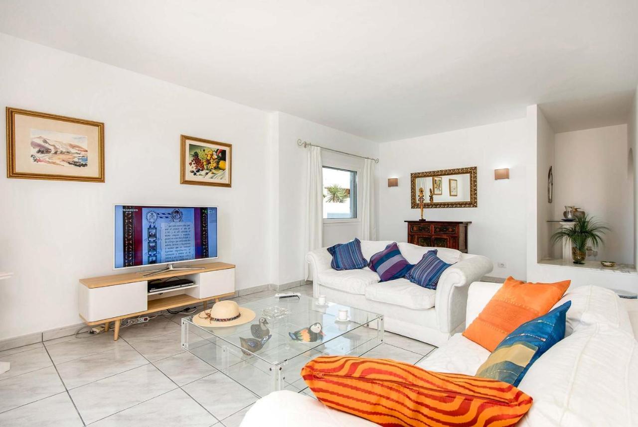 Arcelia Villa
