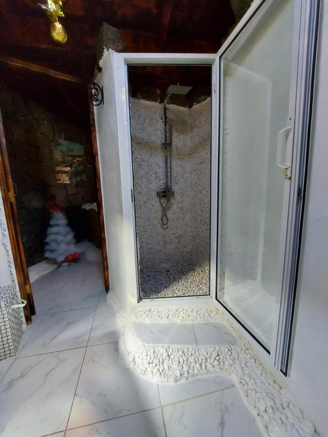 Villa Aloelux ! - Private With Jacuzzi, Cinema ,massage ,wonderful View, Art Desing *