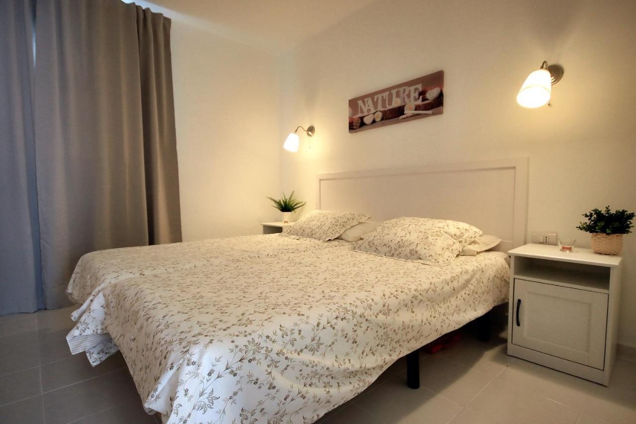 Luz, Calma Y Sabor Manriqueno En Matagorda Apartment *