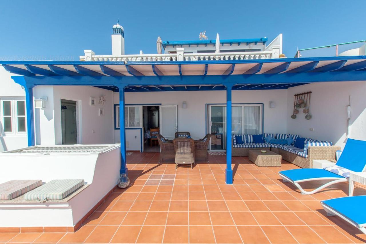 Seaview Coastal On Front Line With Amazing Sea Views And Large Terrace Villa *