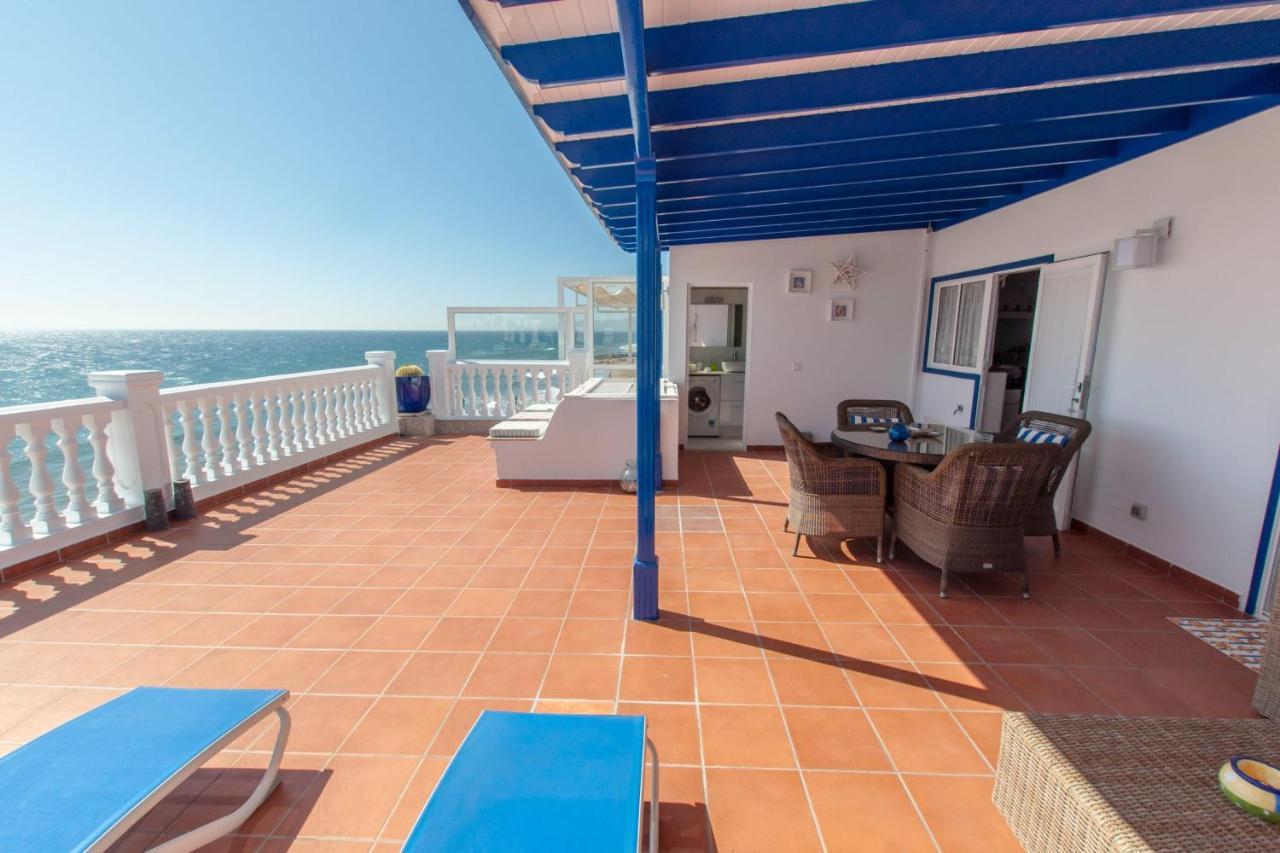 Seaview Coastal On Front Line With Amazing Sea Views And Large Terrace * Puerto del Carmen (Lanzarote)