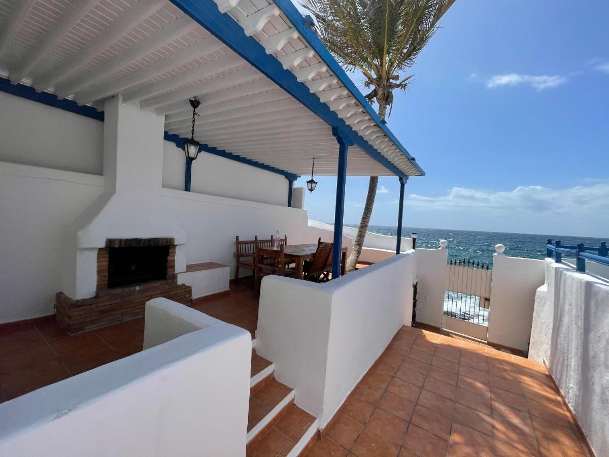Caleton Villa *