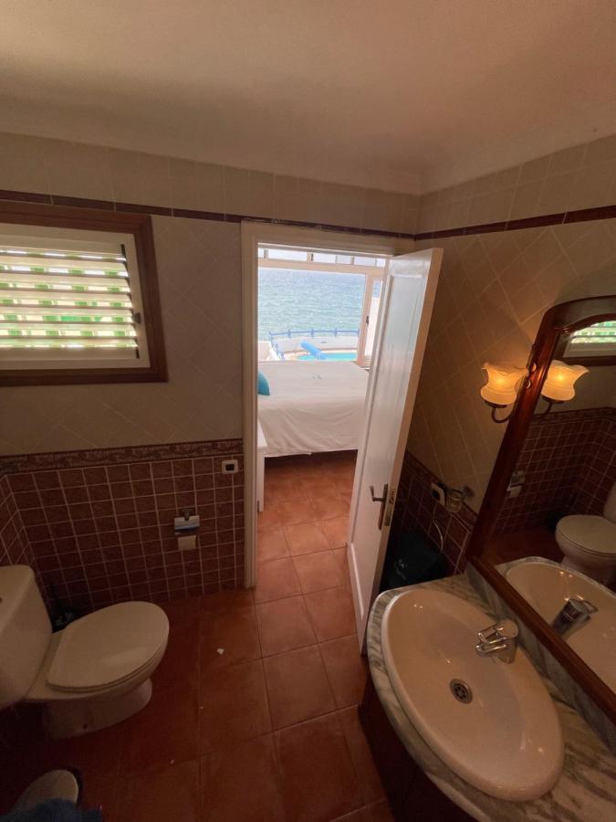 Caleton Villa