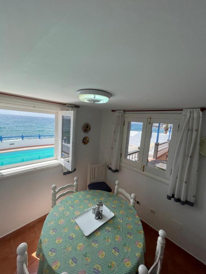 Caleton Villa