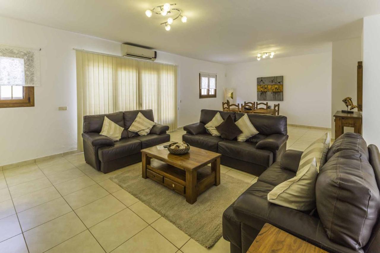 Azure - Lh122 By Now Ltd Villa Playa Blanca (Lanzarote)