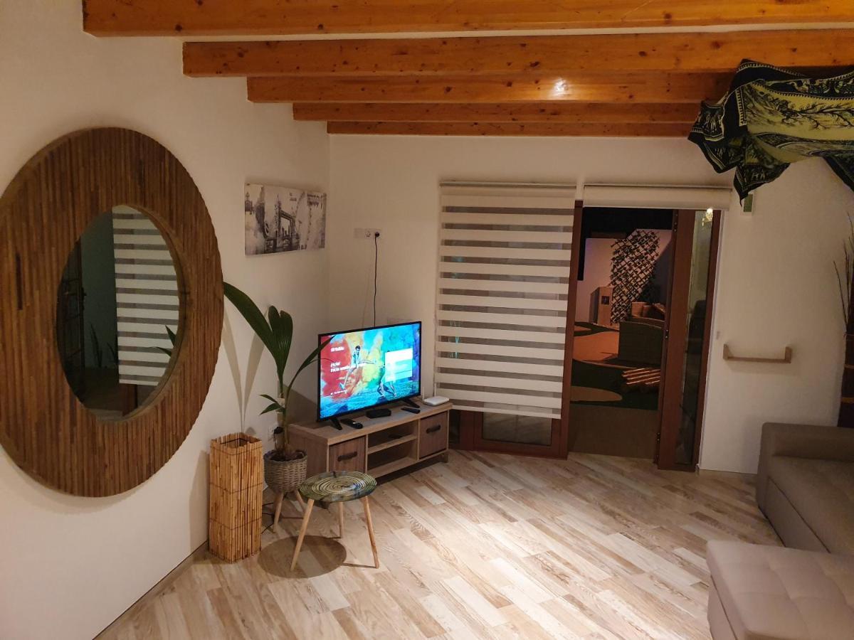 Apartment Corner