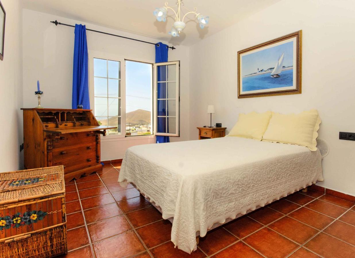 Loros Villa *
