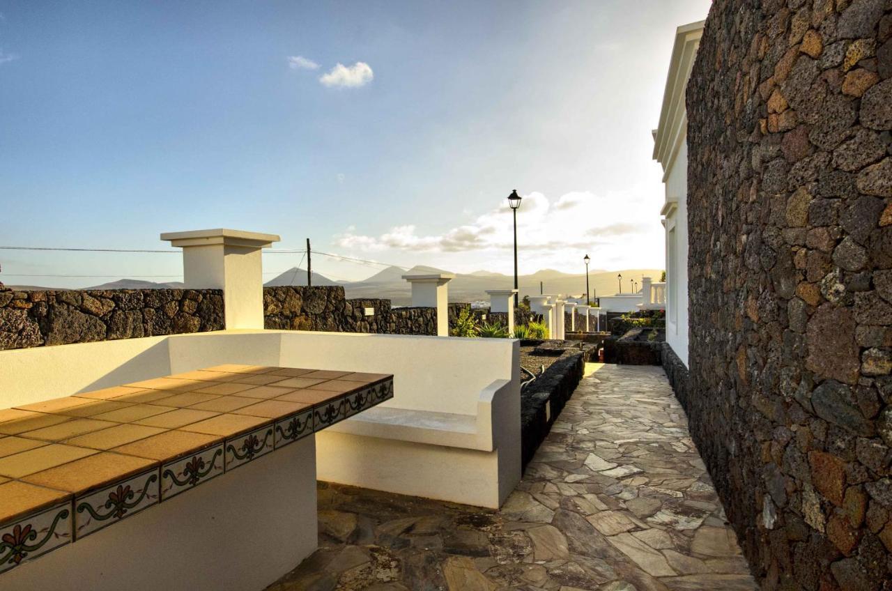 Loros Villa *