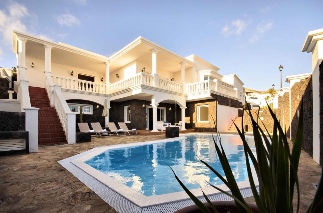 Loros Villa