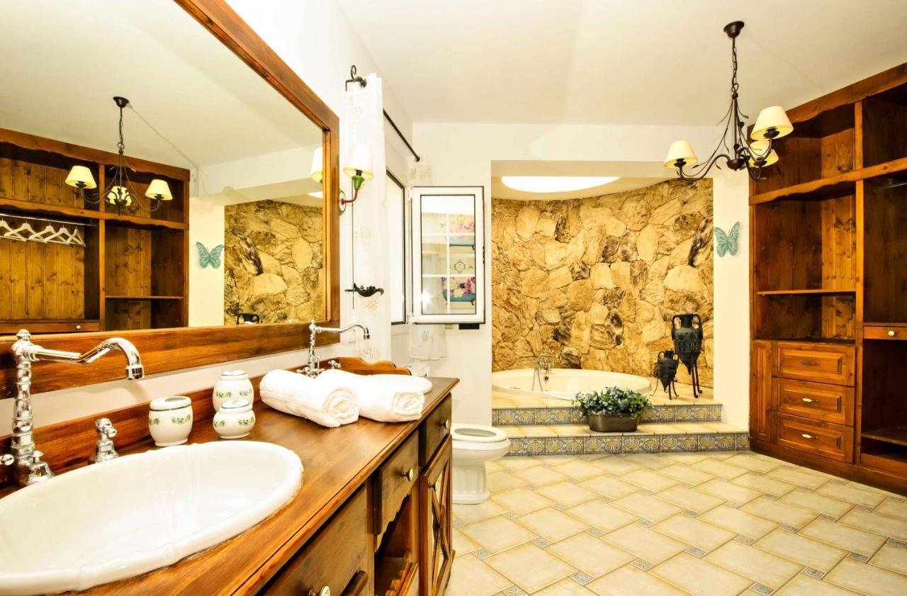 Villa Loros *