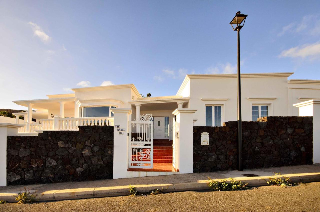 Loros Villa