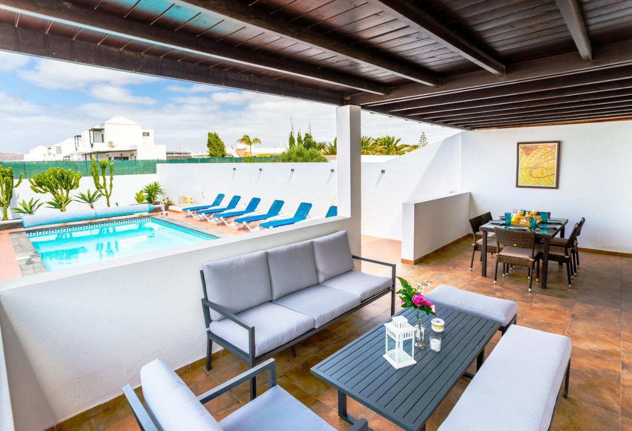 Aqua Playa Blanca Villa