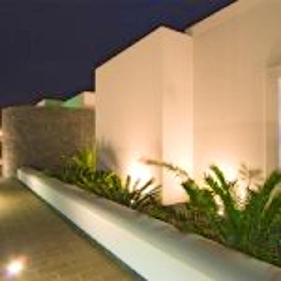 Villa: Beachside Retreat With Pool & Wi-fi Villa