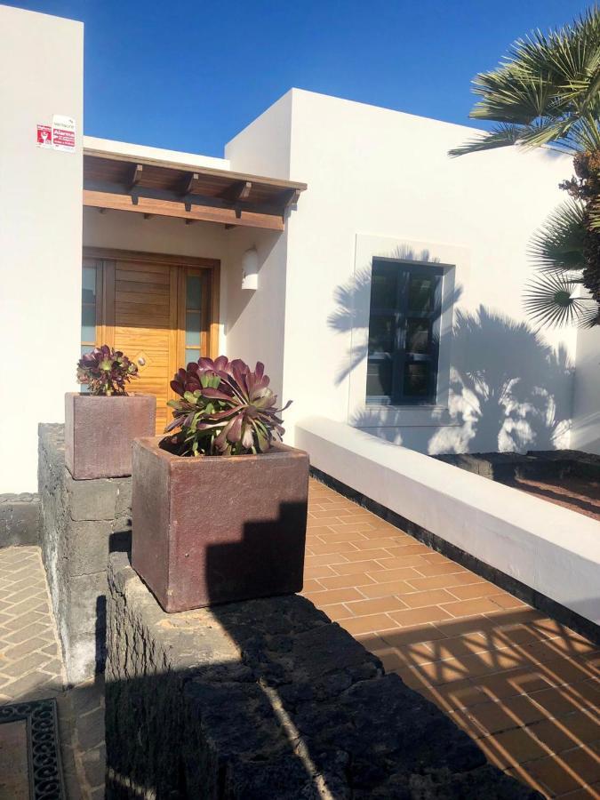 Villa: Beachside Retreat With Pool & Wi-fi Villa *
