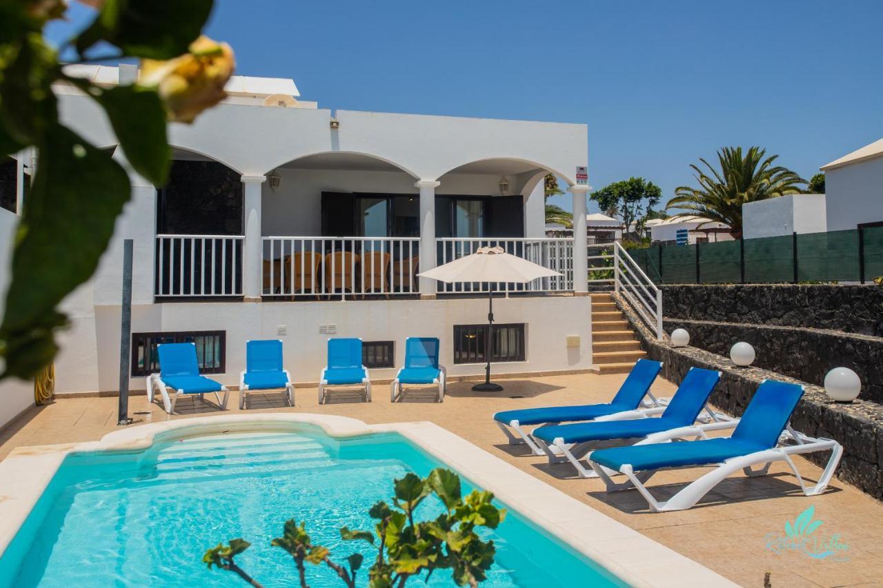 Stunning 6-bed In Villa *