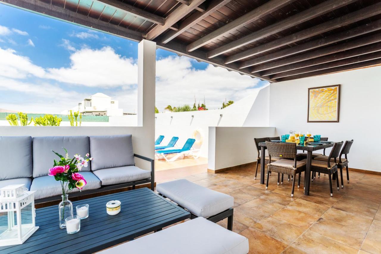 Aqua Playa Blanca Villa *