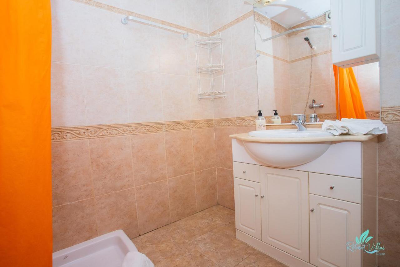 Stunning 6-bed In Villa