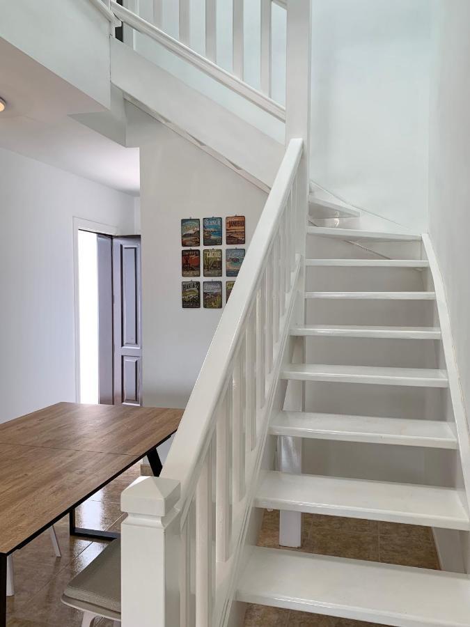 Lovely Casa Felicidad, Swimming Pool, Wifi X Private Garden Holiday home *