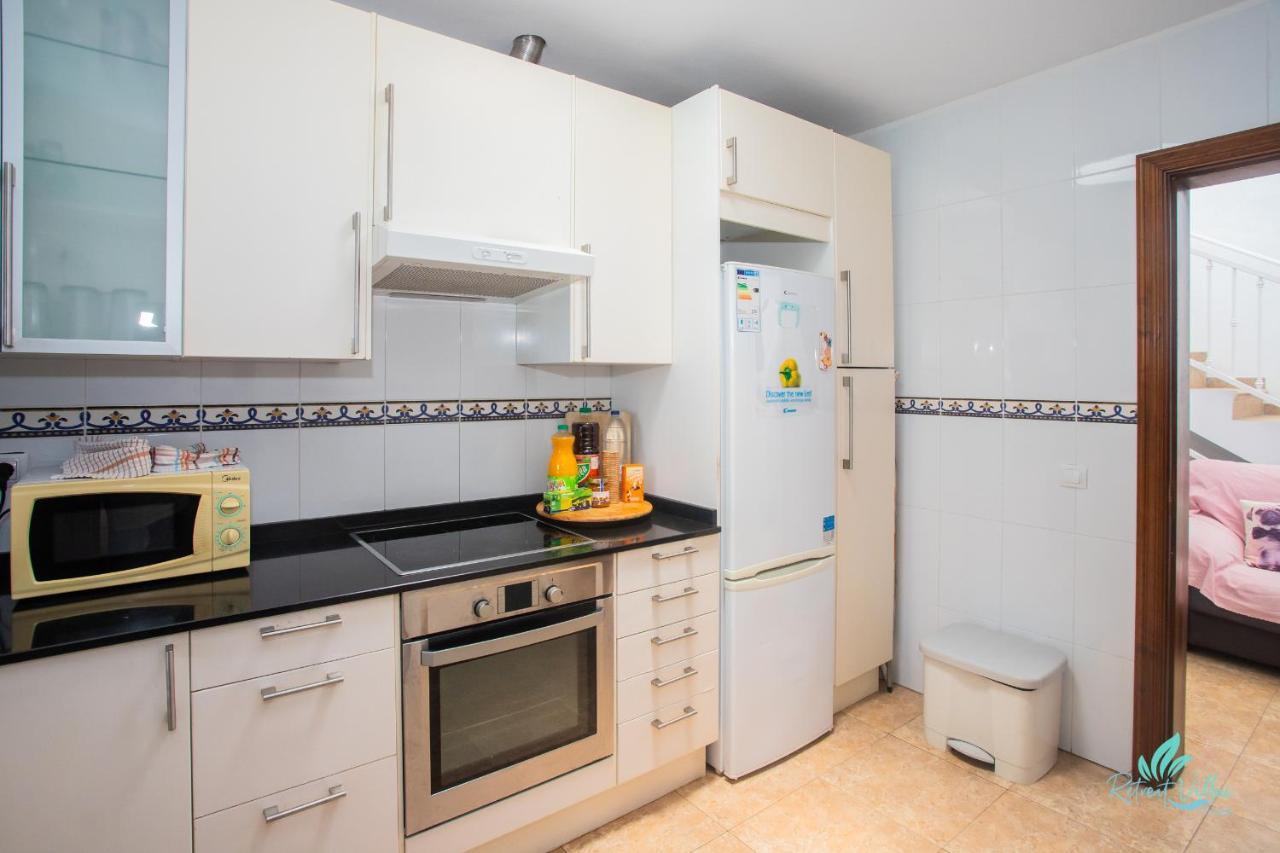 Stunning 6-bed In * Playa Blanca (Lanzarote)