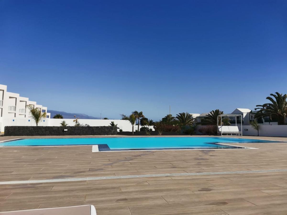 White Deluxe * Costa Teguise