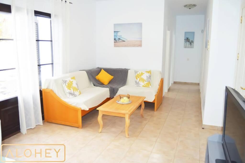 Holiday home Timanfaya Heatable Pool, Afternoon Sun And Spacious Terrace *