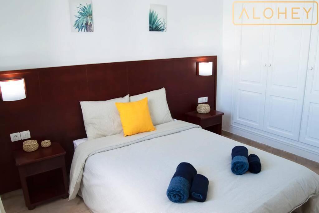 Timanfaya Heatable Pool, Afternoon Sun And Spacious Terrace Holiday home *