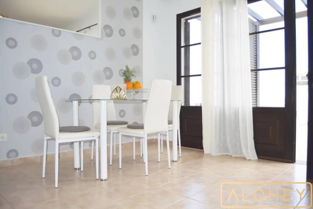 Timanfaya Heatable Pool, Afternoon Sun And Spacious Terrace Holiday home *