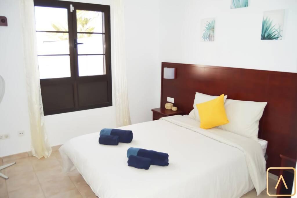 Timanfaya Heatable Pool, Afternoon Sun And Spacious Terrace Holiday home