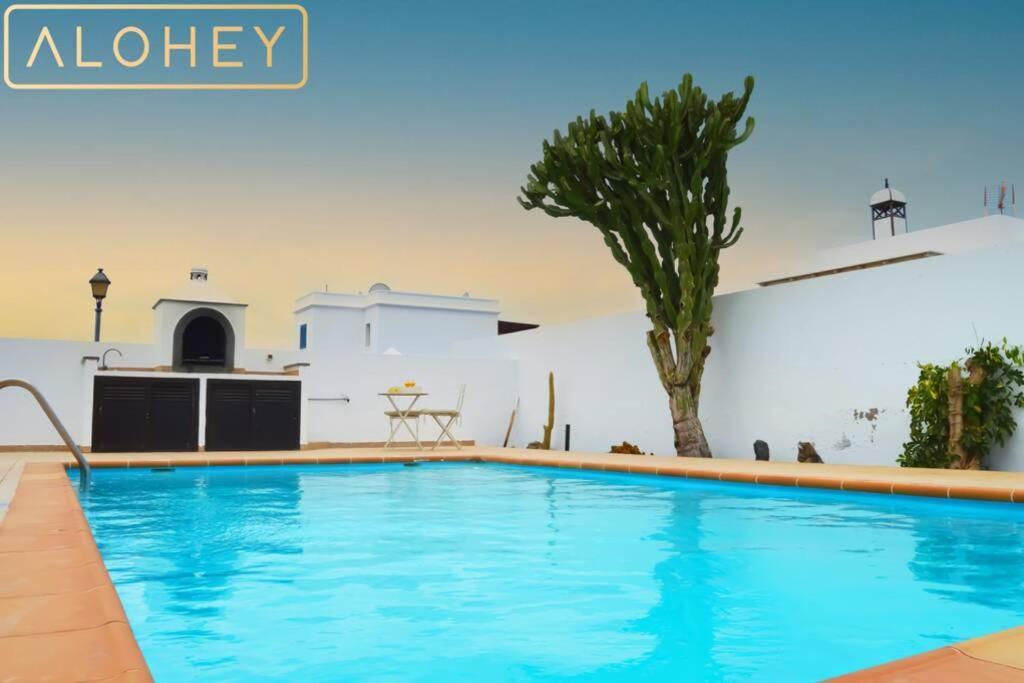 Timanfaya Heatable Pool, Afternoon Sun And Spacious Terrace