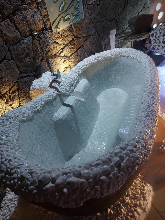 Aloelux ! - Private With Jacuzzi, Cinema ,massage ,wonderful View, Art Desing Villa *