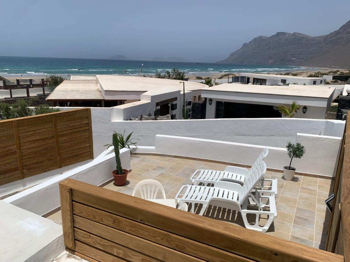 In Famara Teguise (Lanzarote)