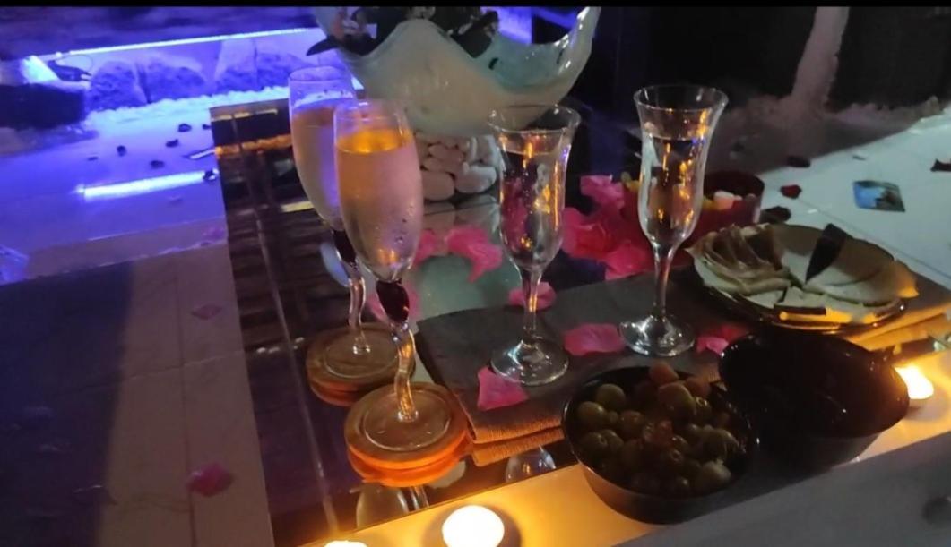 Aloelux ! - Private With Jacuzzi, Cinema ,massage ,wonderful View, Art Desing