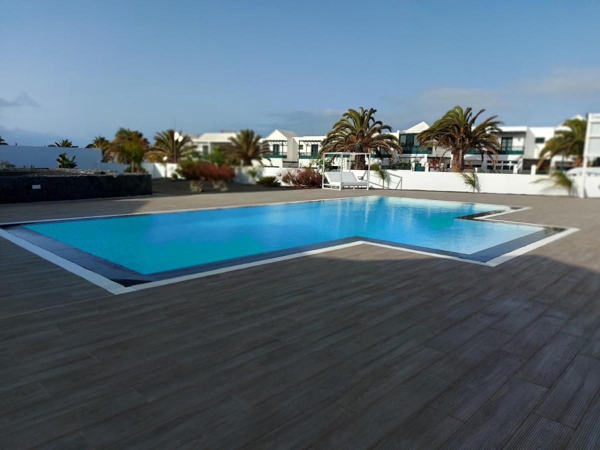 White Deluxe * Costa Teguise