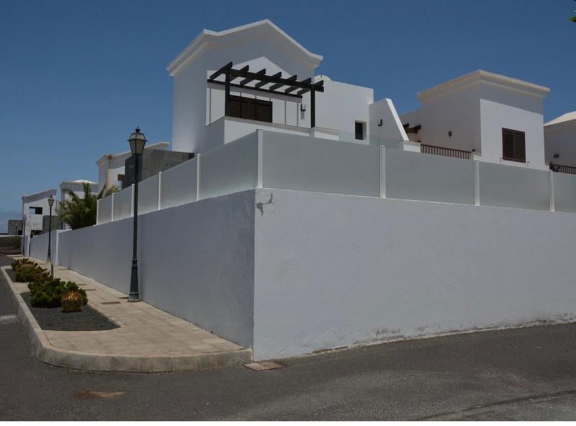 Villa Beautiful And Luxurious With Heated Pool And Free Wi-fi In Playa Blanca. Playa Blanca (Lanzarote)