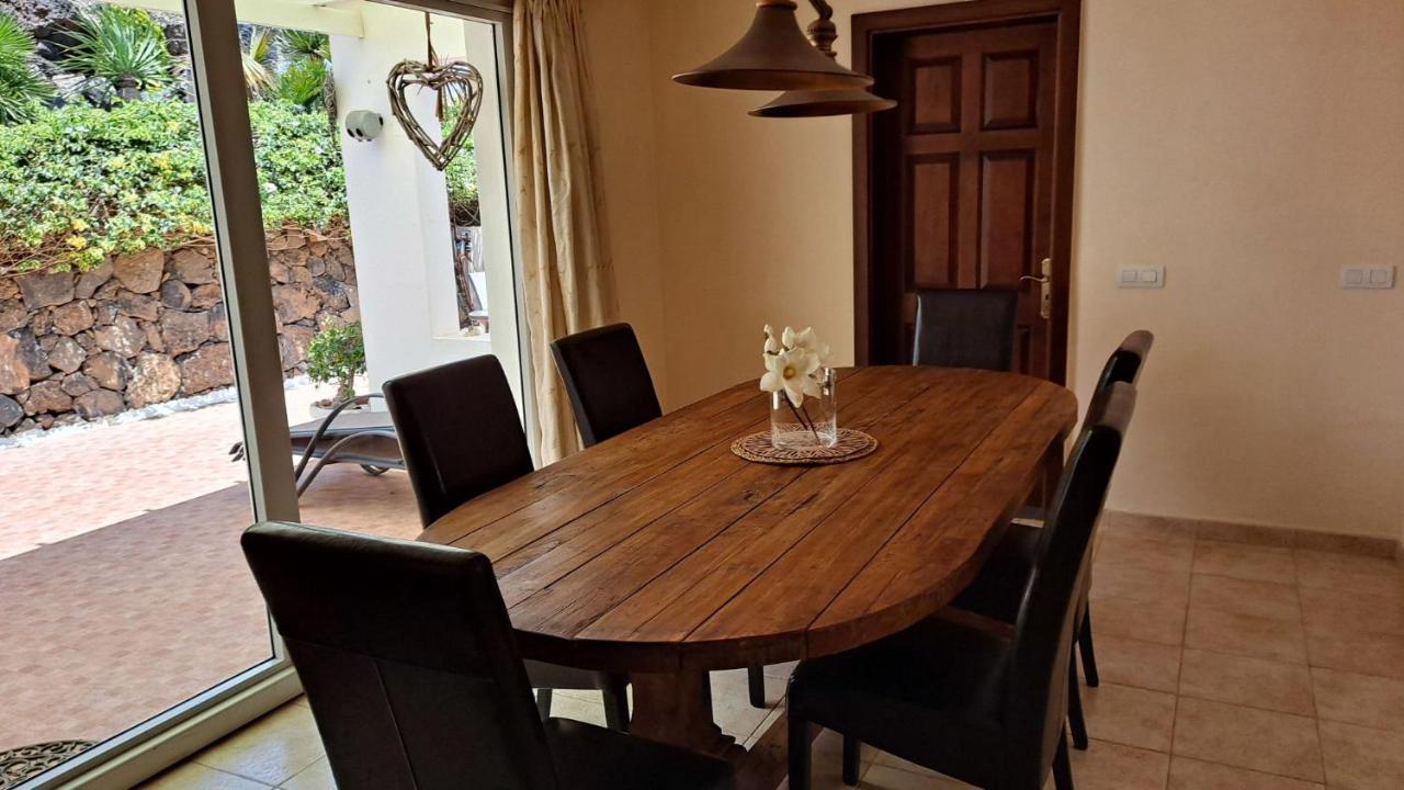 Essence: Detached Retreat With Heated Pool And Stunning Views Tias
