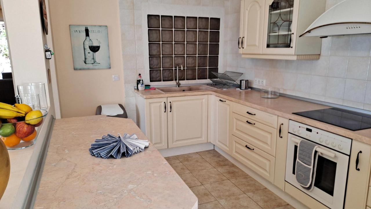 Villa Essence: Detached Retreat With Heated Pool And Stunning Views Tias