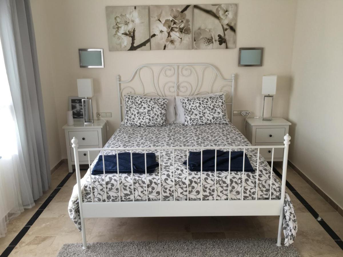 Luxury 3bed With Heated Private Pool, Full Sky And Free Wifi *