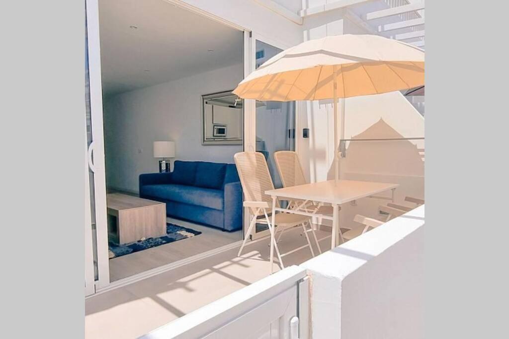 Apartment Air Conditioned 2 Bedroom Poolside Free Wifi Tv Package Includes Uk And European Channels Free On Street Parking Bright And Modern With Fridge Freezer And Washing Machine