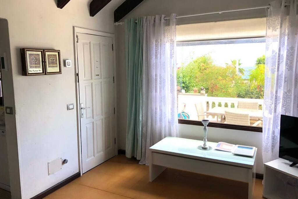 2 Bedroom Front Line Puerto Del Carmen Tias
