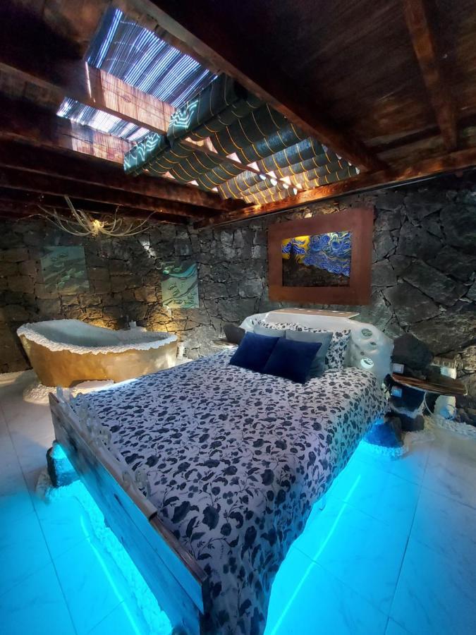 Villa Aloelux ! - Private With Jacuzzi, Cinema ,massage ,wonderful View, Art Desing Conil