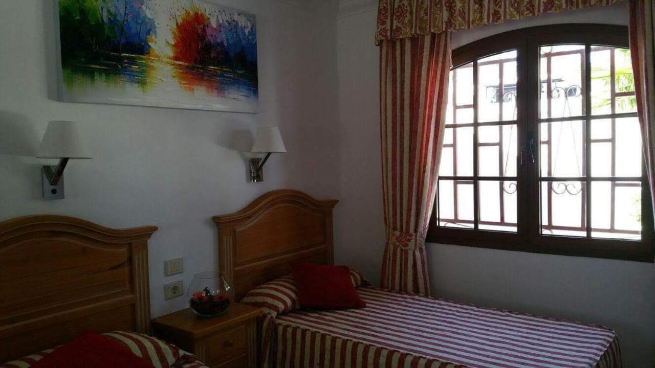 Heated Pools-200m Beach- Wifi
