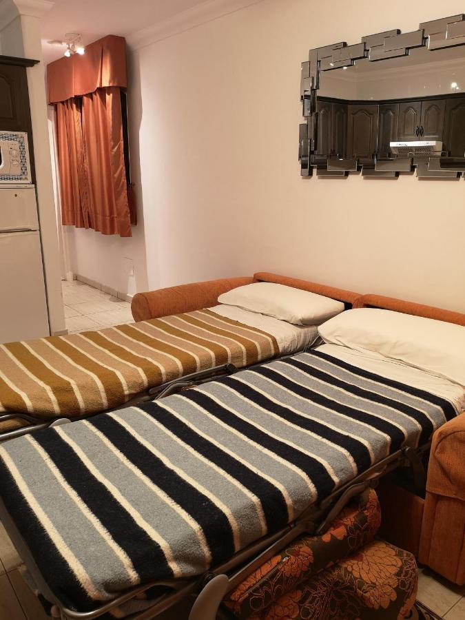 Heated Pools-200m Beach- Wifi
