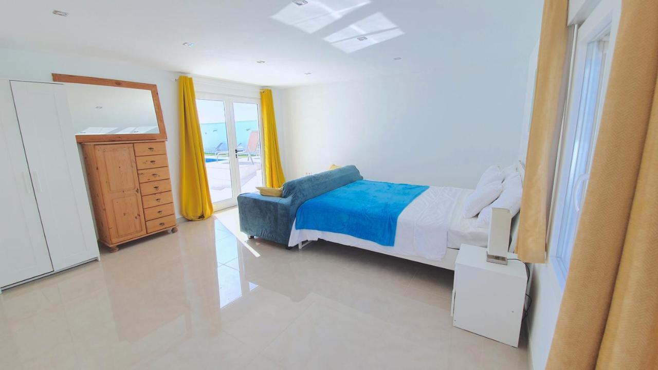 Stunning Sea View With 6 Bedrooms & Heated Pool - Renaissance Villa *