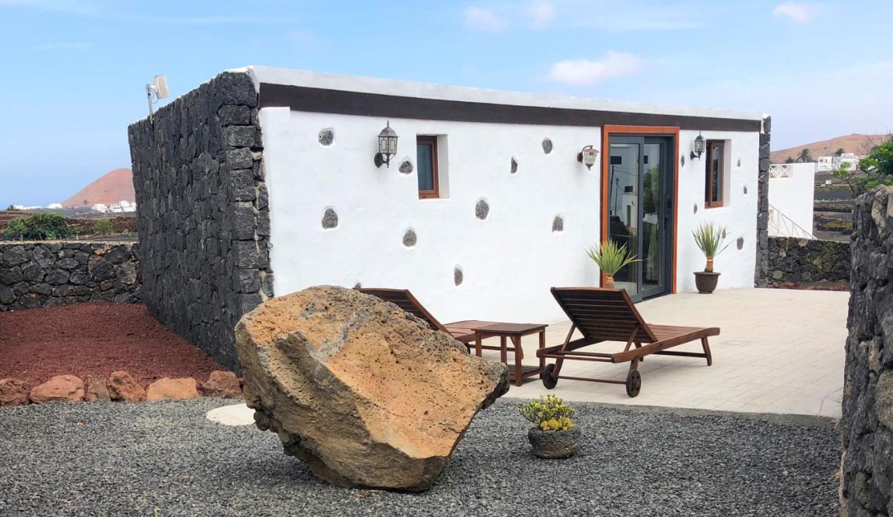 Sun, Relax & Lava, Free Wifi 600mb, Bbq Holiday home Tinajo