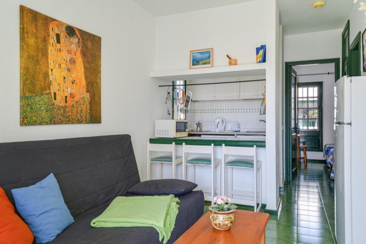 Apartamento Mimosas. Bajo Con Wifi. Piscinas Comunitarias *