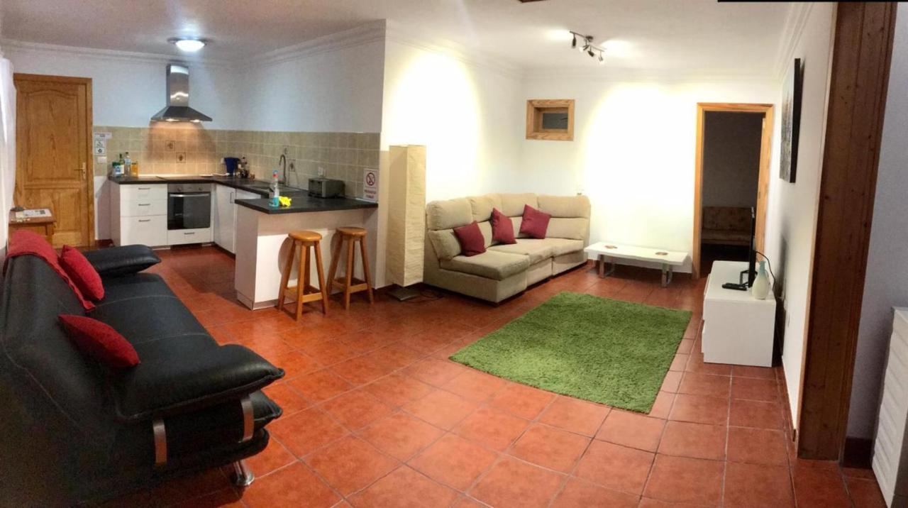 Apartment Basement Very Large Fantastic Location *
